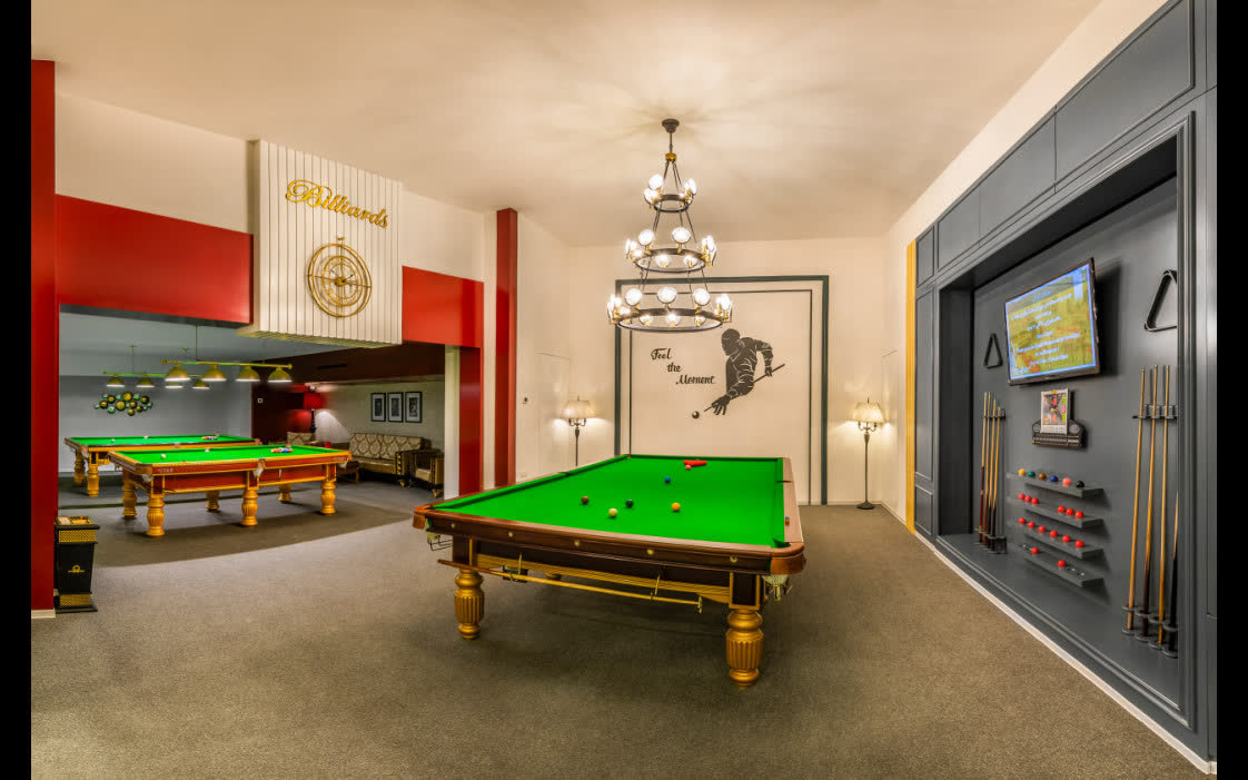 آرشیدا سفر رویایی - هتل پنج ستاره قصر طلائی