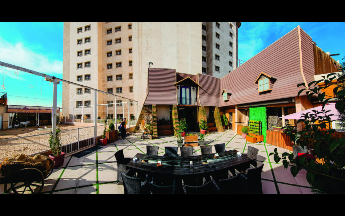 آرشیدا سفر رویایی - هتل پنج ستاره قصر طلائی