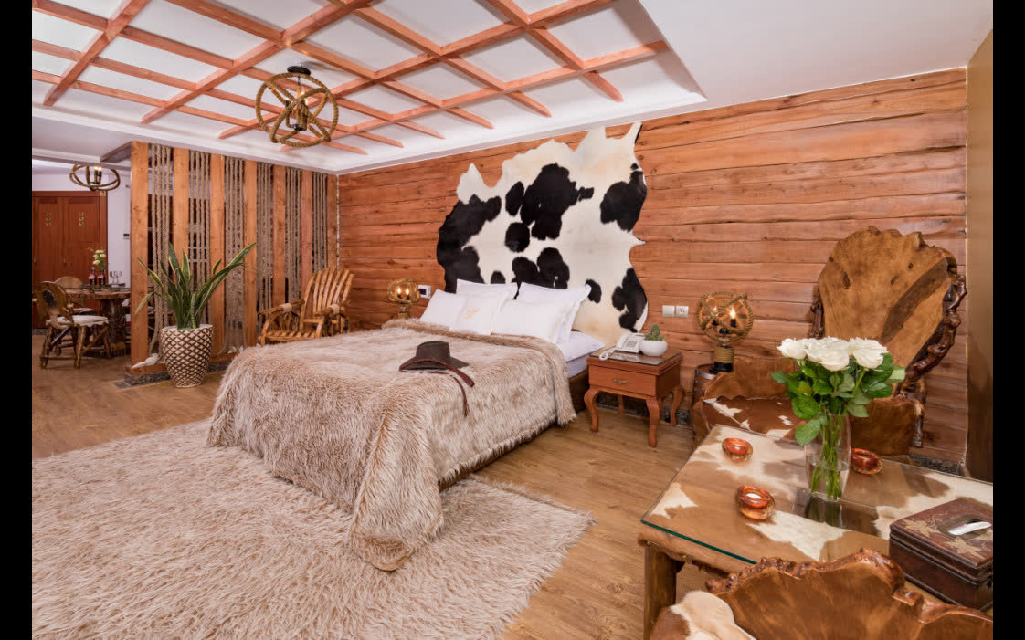 آرشیدا سفر رویایی - هتل پنج ستاره قصر طلائی