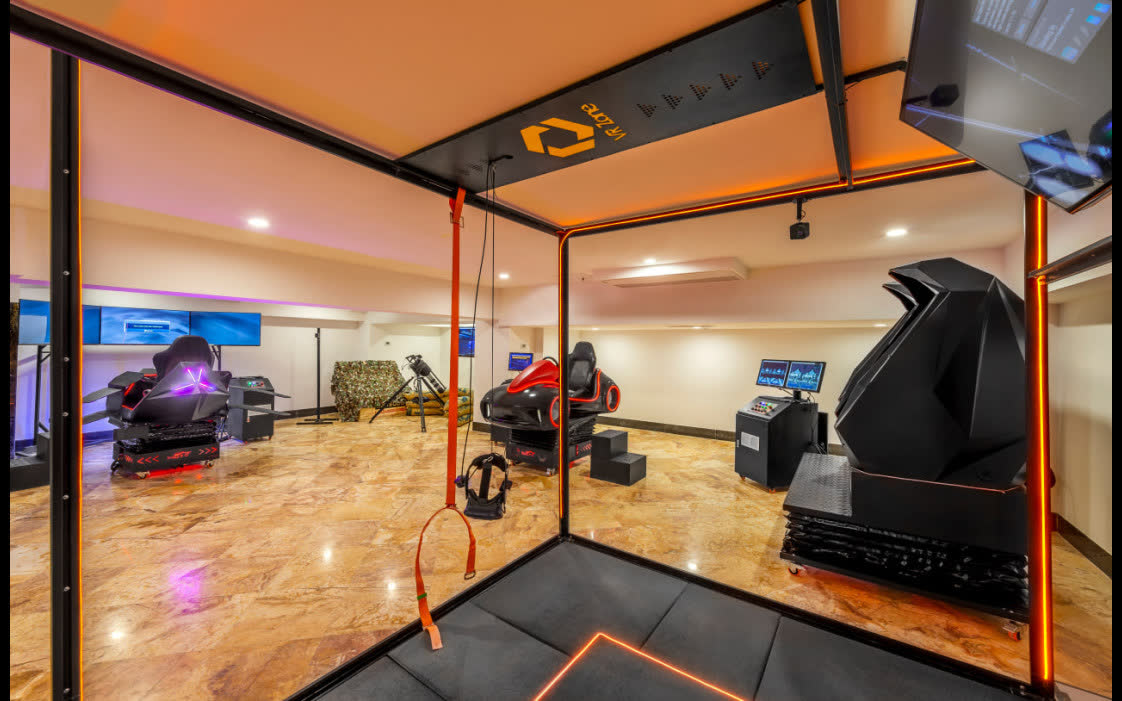 آرشیدا سفر رویایی - هتل پنج ستاره قصر طلائی