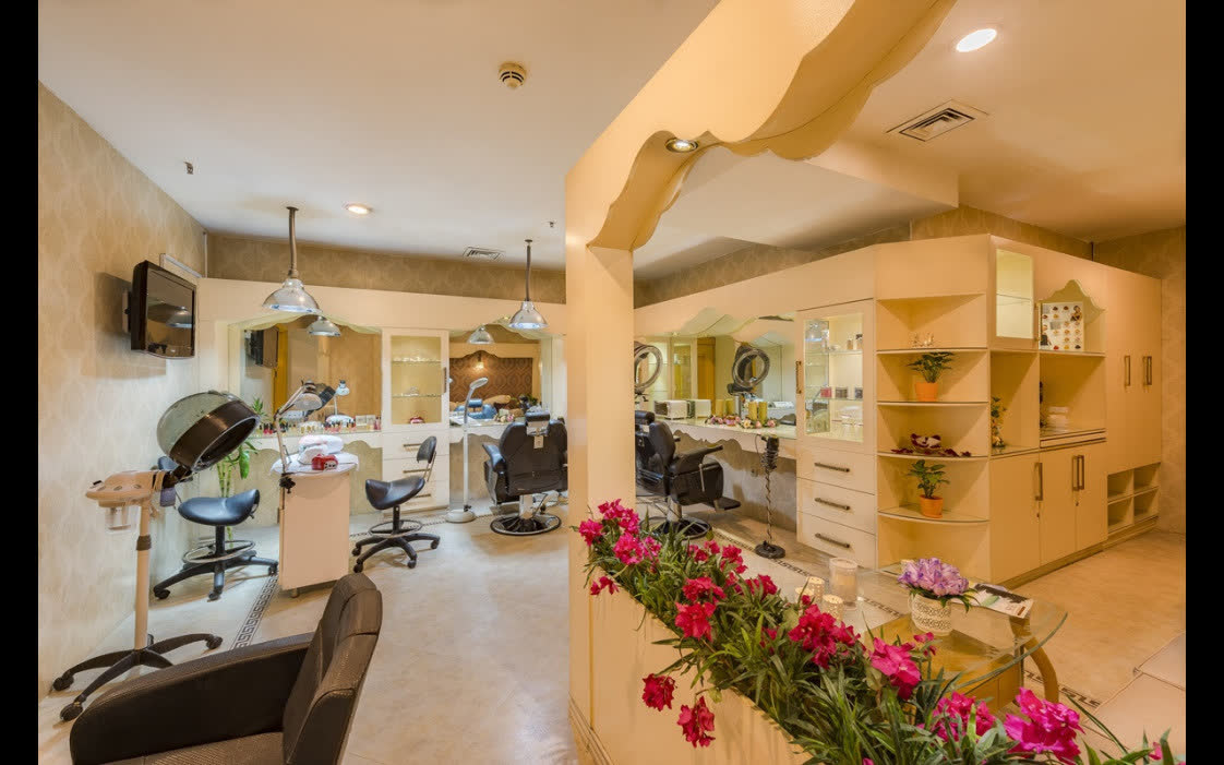 آرشیدا سفر رویایی - هتل پنج ستاره قصر طلائی