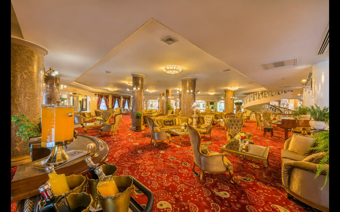 آرشیدا سفر رویایی - هتل پنج ستاره قصر طلائی