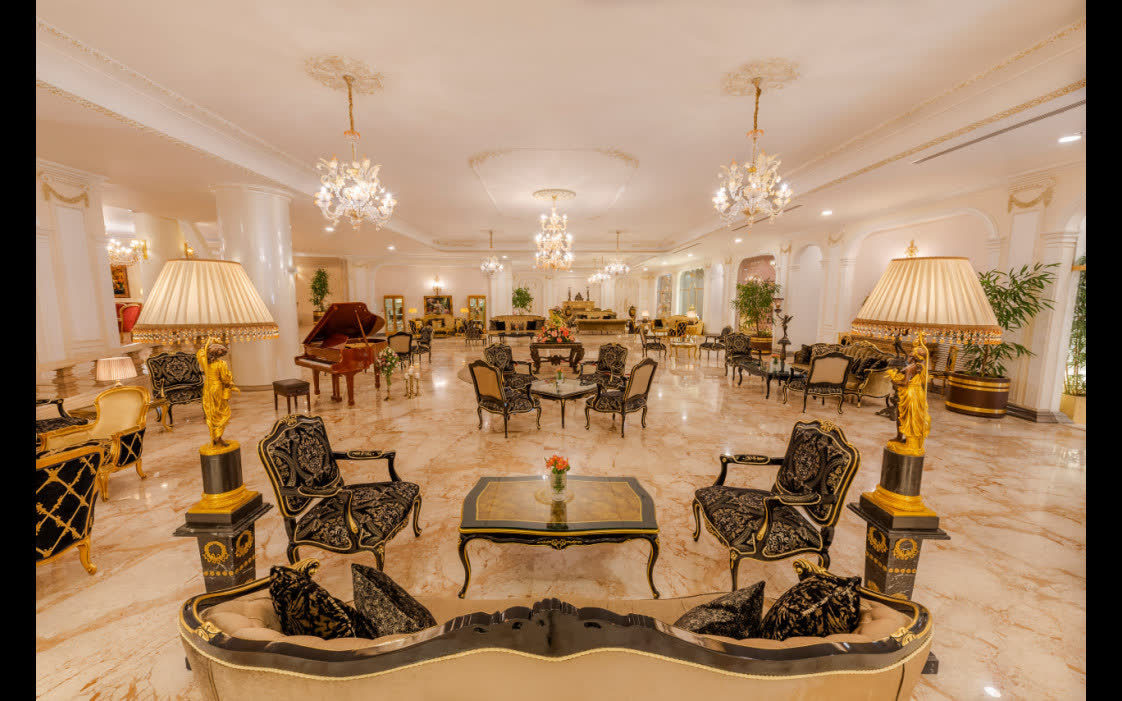 آرشیدا سفر رویایی - هتل پنج ستاره قصر طلائی