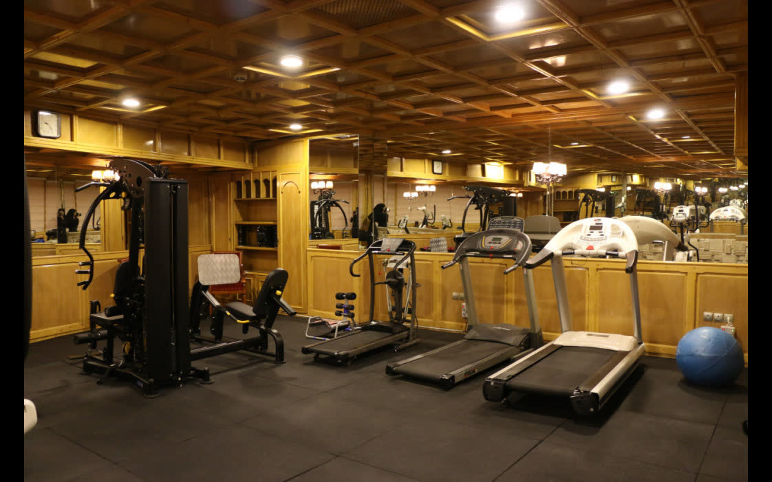 آرشیدا سفر رویایی - هتل پنج ستاره قصر طلائی